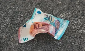 Czy w NBP można wymienić walutę? Sprawdź, dlaczego nie warto.