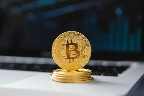 Najważniejsze wydarzenia w historii Bitcoina – kamienie milowe